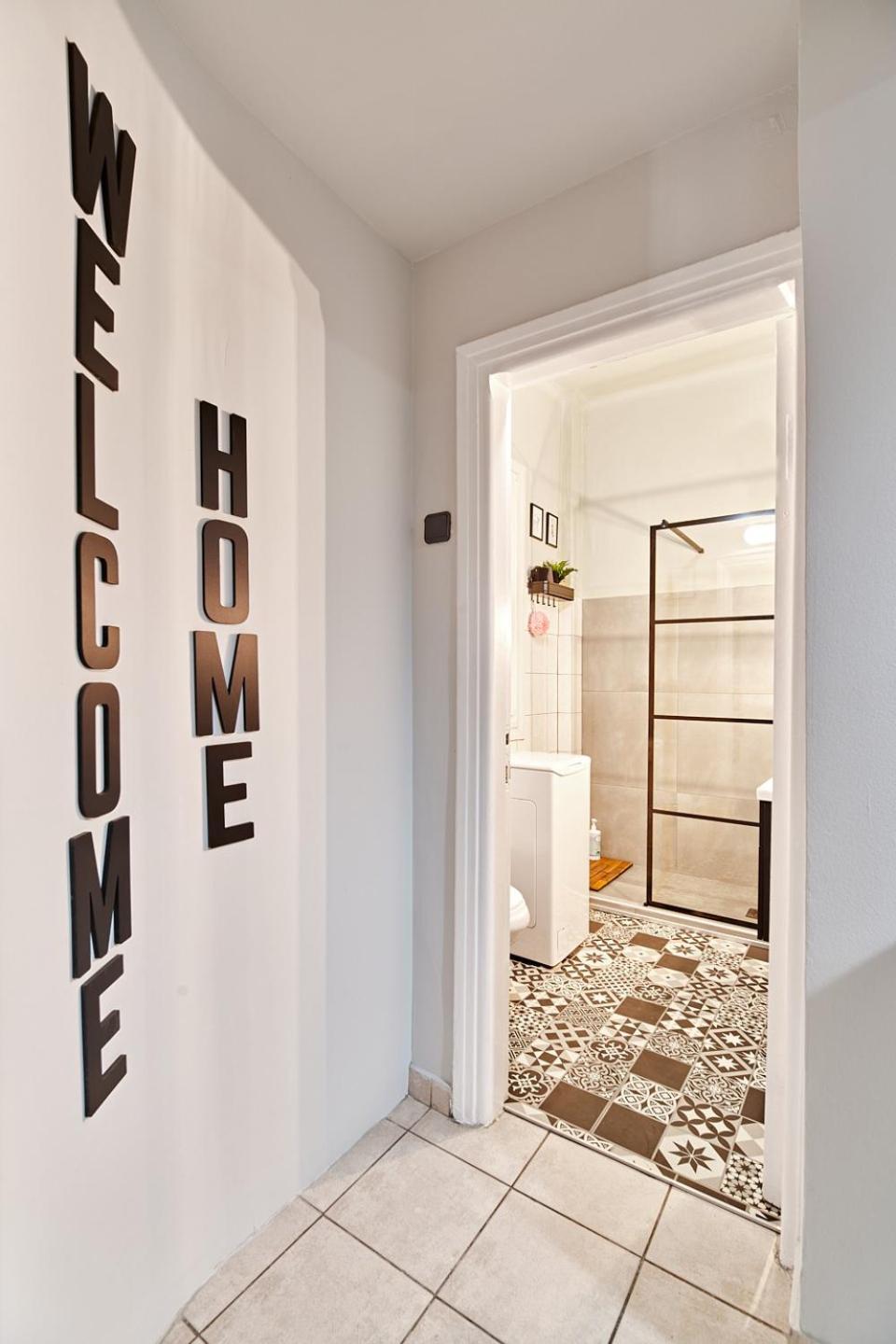 4 Queens Downtown-comfortable In Center Apartment *