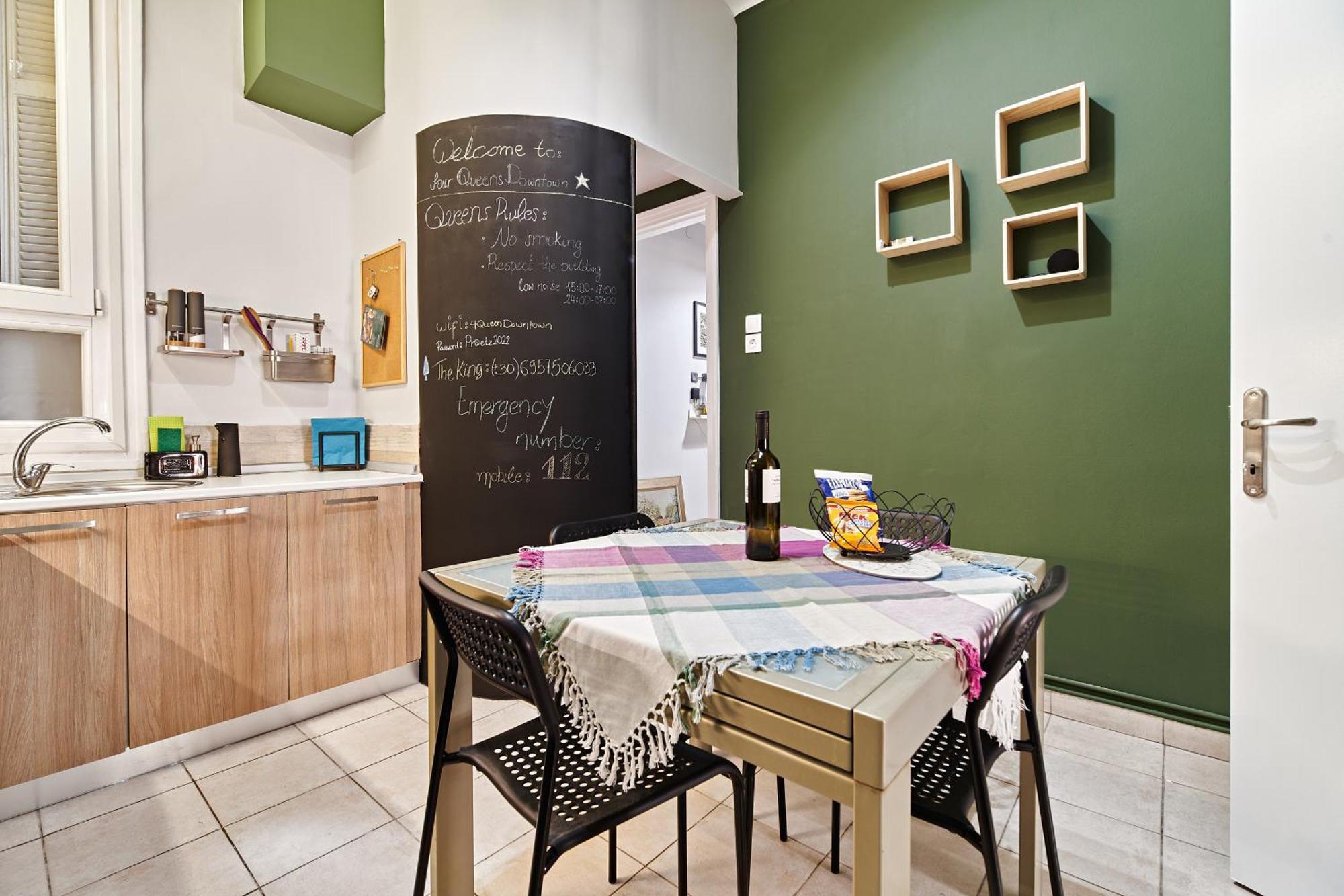 4 Queens Downtown-comfortable In Center Apartment *